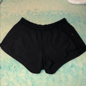 Tracker lululemon shorts 4”